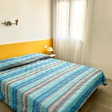 Flat With Parking Near The *