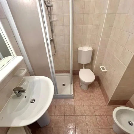 Flat With Parking Near The Apartment *