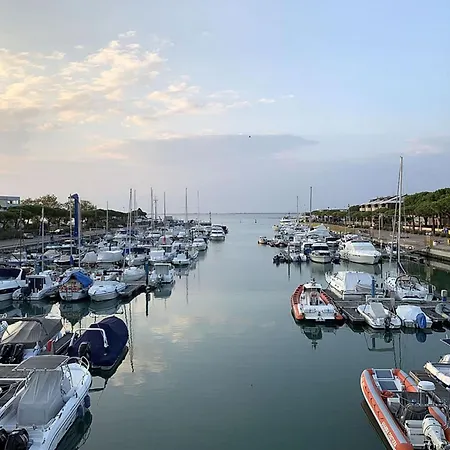 Flat With Parking Near The * Lignano Sabbiadoro